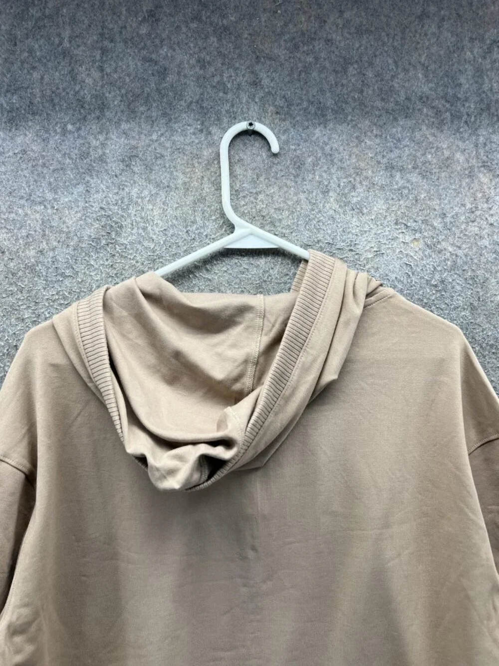Travis Mathew Hoodie Mens XL Beige 1/4 Zip Pullover Jersey Hooded Sweatshirt